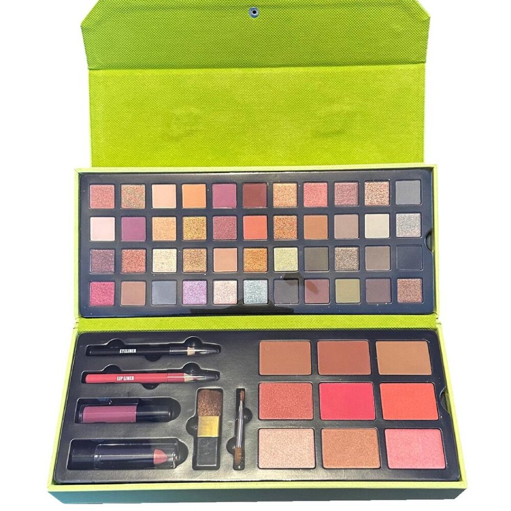 The Ultimate Makeup Tote - Picture 3 of 6